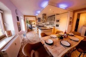 Yello Homes - Gemütliche und luxuriöse Wohnung - mit Sauna, Garten, und Heimkino für 6 Personen - Jechling