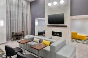 Hampton Inn & Suites Cleveland-Beachwood