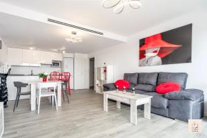 Appartement cosy avec jolie vue piscine et mer by LG Home