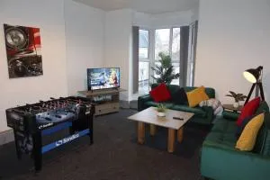 Beverly Retreat Spacious with Free Parking - 科廷厄姆