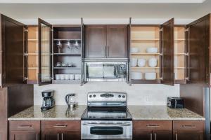 Blueground Downtown 2bd apartment ATX-284