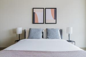 Blueground Downtown 2bd apartment ATX-284