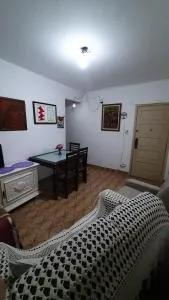 Apartamento em Santos à 10min da praia, piso térreo - Vila Matias
