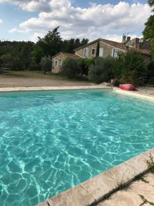 Maisons de vacances Mas Beauregard - maison avec piscine : photos des chambres