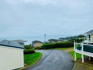 OCEAN BLISS LODGE - A Seaview Luxury Lodge with access to private beach