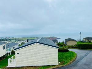 OCEAN BLISS LODGE - A Seaview Luxury Lodge with access to private beach