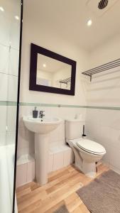 Modern spacious Studio opposite station II