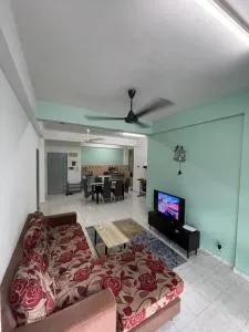 Blissful Breeze 4 ROOMS & NETFLIX by EZYROOM MELAKA - Kampong Sungai Putat