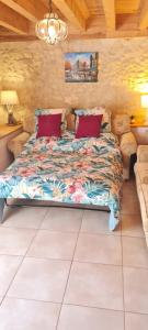 Appartements Gite La Vieille Grange, with pool in the Dordogne : photos des chambres