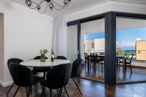 HADRIE LUXURY RESORT AND VILAS Rova