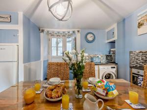 3 Bed in Brixham 93597