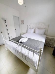 Cozy Little Spot! 2BR, 1st Level, Near Airport