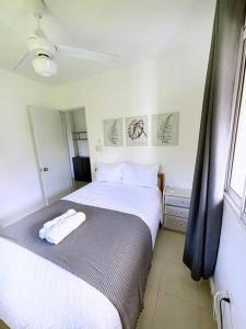 Cozy Little Spot! 2BR, 1st Level, Near Airport