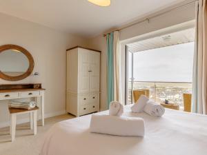 4 Bed in Westward Ho 36837