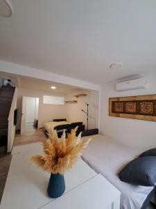 Cozy Apartment up to 6 persons 3 min to Metro