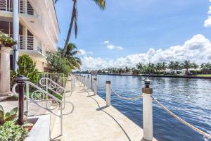 Coastal waterfront apartment!