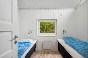 Nice Home In Ebeltoft With 3 Bedrooms, Sauna And Internet