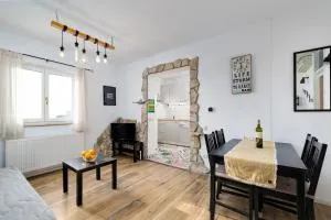 Apartment Iskra by El-Pi Tours - 皮内兹齐