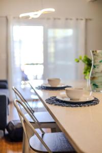 Jennifers Chic 2nd Floor Apt Private Deck w Views