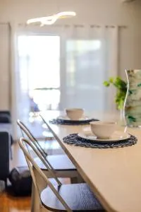 Jennifer's Amazing View Private Apartment with Relaxing Deck - Elmwood