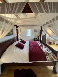 B&B / Chambres d'hotes LE PRIEURE DE BUFFON : photos des chambres