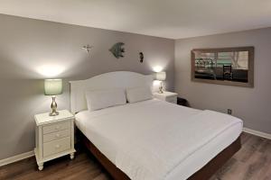 Edgewater Tower I #111