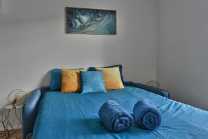 "Monplaisir", parking, canapé-lit neuf confortable, idéal voyages daffaires et tourisme, proximité commerces, gare, Université Lyon 3 , Tram T2, T4 et C25