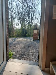 Une chambre privée au sein dune villa à la campagne