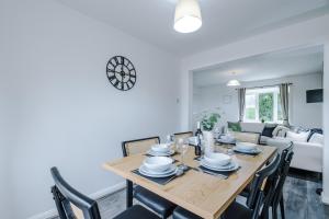 NEW! 3-Bed House in Greater Manchester by 53 Degrees Property, Ideal for Business & Contractors, FREE Parking!
