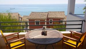 Two-Bedroom Apartment with Sea View (4 Adults + 1 Child)