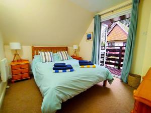 Trevithick Cottage Sleeps 6 Dog Friendly Parking