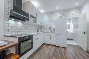Modern 1 Bed Apartment - US Embassy, Nine Elms & Battersea Station