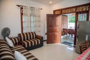 Shiny Villa