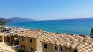 Two-Bedroom Apartment with Sea View (4 Adults + 1 Child)