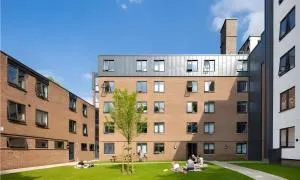 Mary Morris House Cozy Budget Stay with Shared Washroom - Meanwood