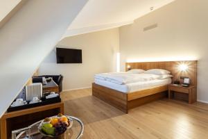 Deluxe Double Queen Size Room with Air Conditioning room in ABC Swiss Quality Hotel