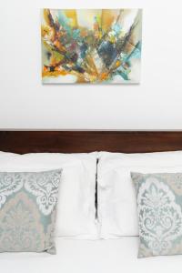 The Alfred Fern - Modern 2-Bedroom Apartment with Pool in Prime Colombo 3