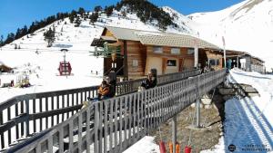 Chalets Prestigious Chalet for 18 Guests, Pool & Jacuzzi, close to slopes and resort center : photos des chambres