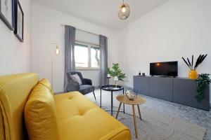 Carmens Flat by DomusDimore