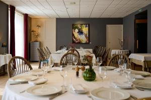 Hotels Logis L'Ermitage Hotel & Restaurant : photos des chambres