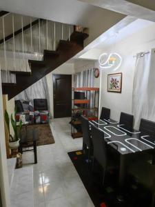 Cozy Townhouse own parking Wi-Fi