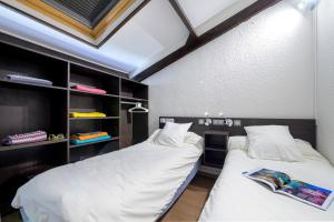 Complexes hoteliers Village Club Le Saint Ignace : Chambre Familiale (2 Adultes et 2 Enfants)