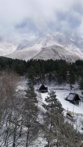 Mountain Waltz by Elia Glamping