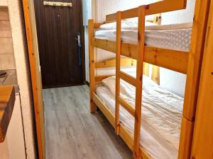 Appartements Charmant Studio 4 Pers. - Proche des Pistes et Commerces, Calme et Ensoleille - FR-1-265-323 : photos des chambres