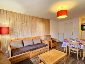 Appartement spacieux au centre, balcon, parking couvert - FR-1-425-124