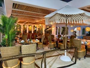 Vista al Mar, Terraza y Albercas