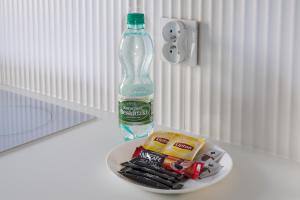 Urban Heart Deluxe Apartment by BookingHost