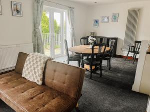 Three bedroom village home, near Grimsby and Cleethorpes