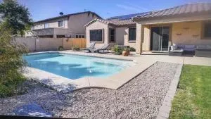 Pet friendly 3br 2ba Private optional heated Pool BBQ grill Golf Clubs close to park - Eloy