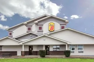 Super 8 by Wyndham Summersville - New River National Park - Bison